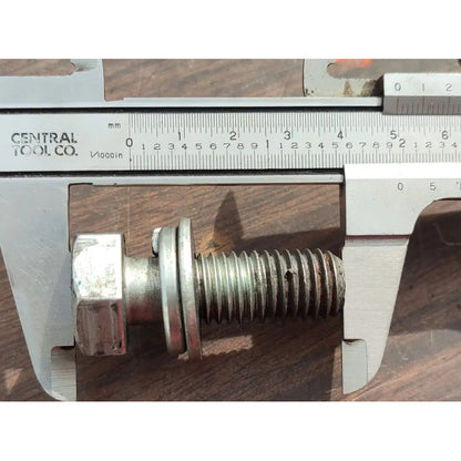 4 Tornillos Coraza Motor Hino 300 816 716 Rondana