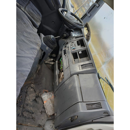 Cabina Isuzu Elf 300 Año 2011