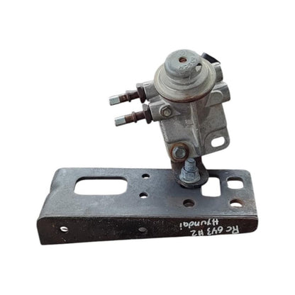 Base Soporte Filtro Diesel Cebadora Bomba Purgador Hyundai Blanco