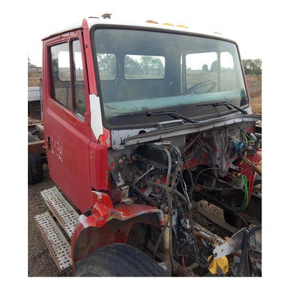 Cabina Freightliner  Fl80 Fl70 Año 2003