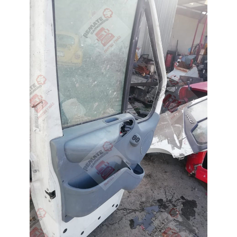 Puerta Izquierda Ford Transit Piloto