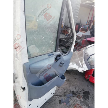 Puerta Izquierda Ford Transit Piloto