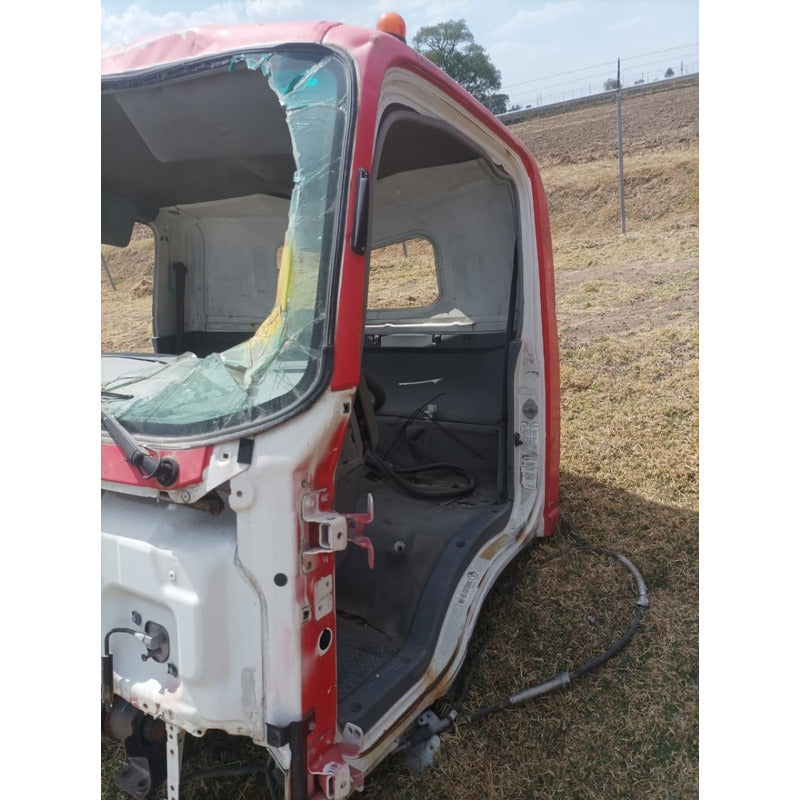 Cabina Isuzu Elf 300 400 450 500 Año 2010
