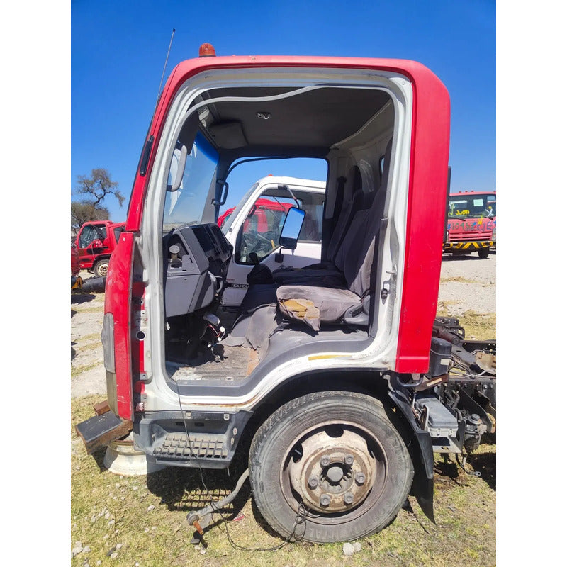 Cabina Isuzu Elf 500 Año 2010