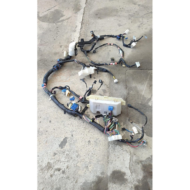 Arnes Caja Tablero Fusibles Interior Cabina Hino 300 514 414