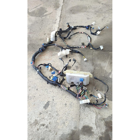 Arnes Caja Tablero Fusibles Interior Cabina Hino 300 514 414