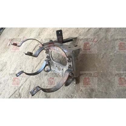 Soporte Base Tubo Manguera Purificador Mercedes Benz Om 906