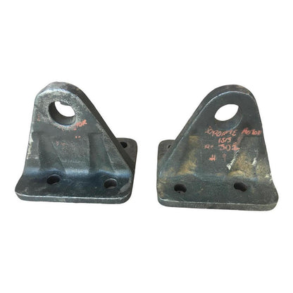 Soporte Base Oreja Coraza Motor Cummins Isb (par)