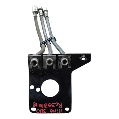 Base Soporte Mangueras Liquido Freno Clutch Hino 716 816 616