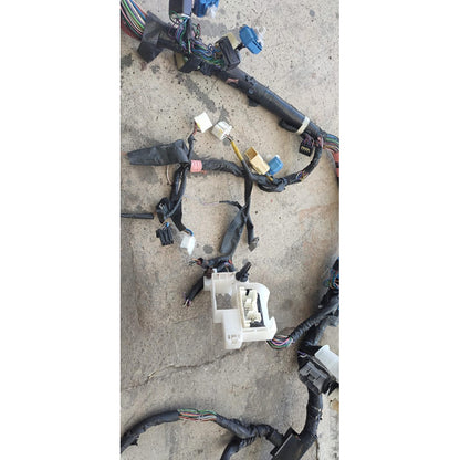 Arnes Caja Tablero Fusibles Interior Cabina Hino 300 514 414