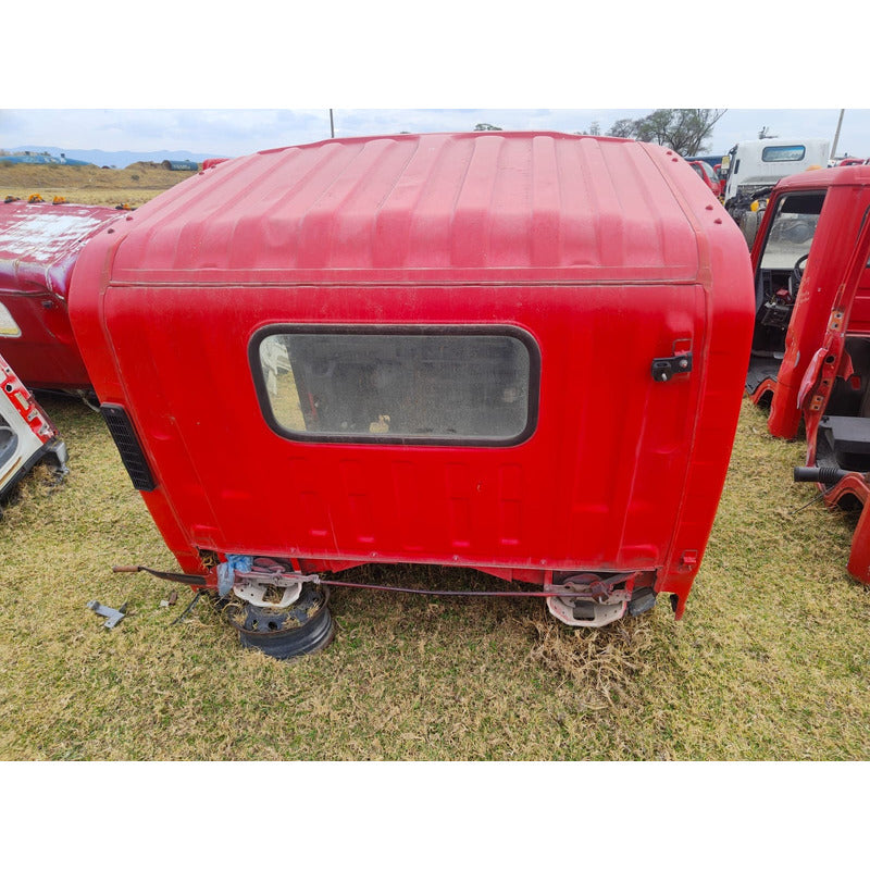 Cabina Isuzu Elf 300 Año 2010