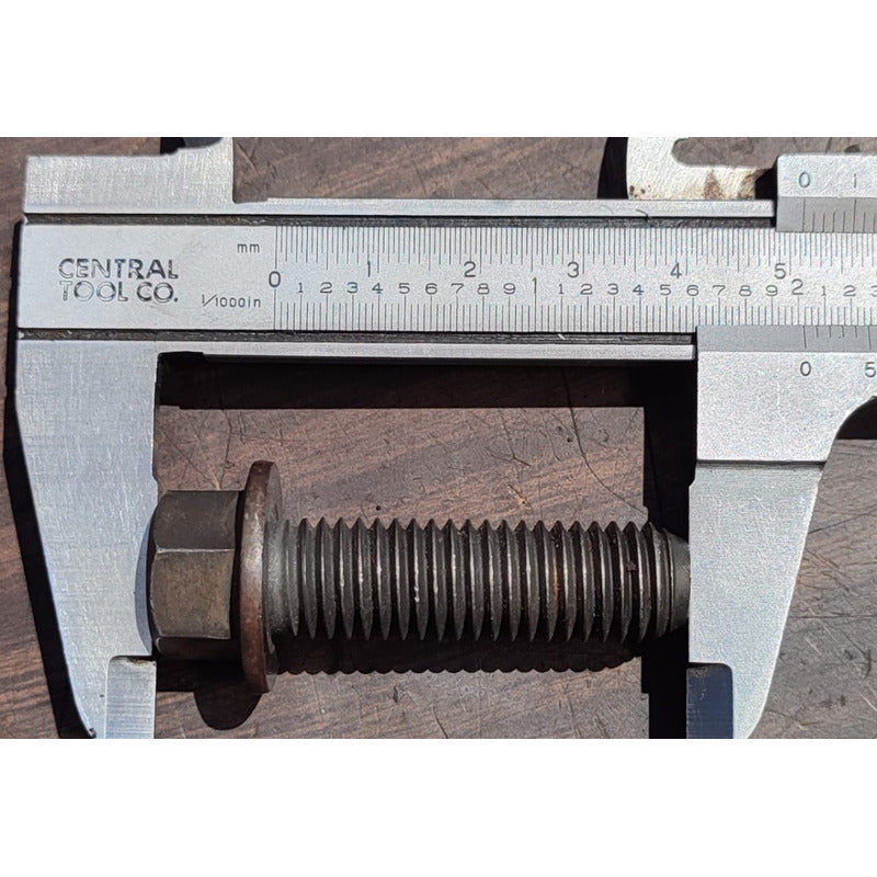 7 Tornillos Base Soporte Motor Navistar Maxxforce 7.6l