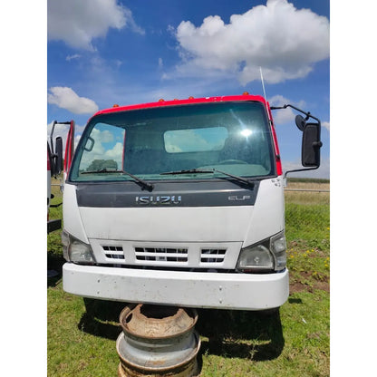 Cabina Isuzu Elf 450 Año 2008 Blanco Con Techo Rojo