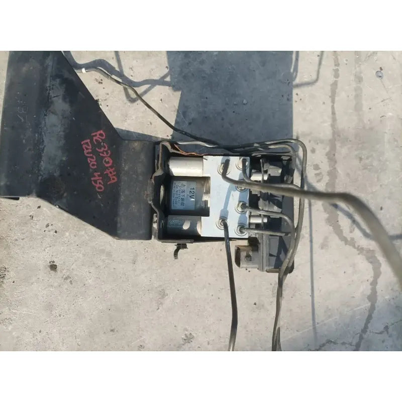 Base Tubos Soporte Modulo Frenos Abs Motor Isuzu Elf 400 450