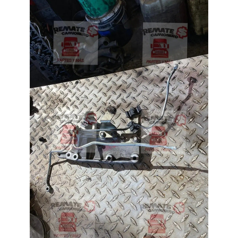 Soporte Base Riel De Inyectores Motor Hino N04c 300 716 816
