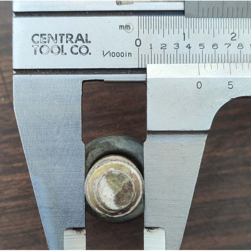 Tornillo Base Soporte Motor Kubota V2203 Carrier 7 Piezas