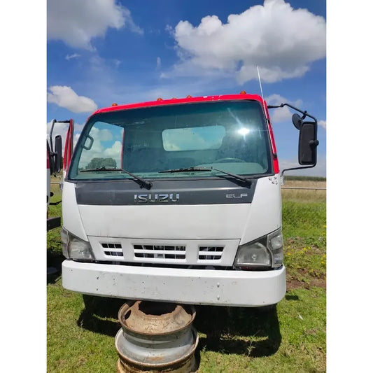Cabina Isuzu Elf 450 Año 2008 Blanco Con Techo Rojo