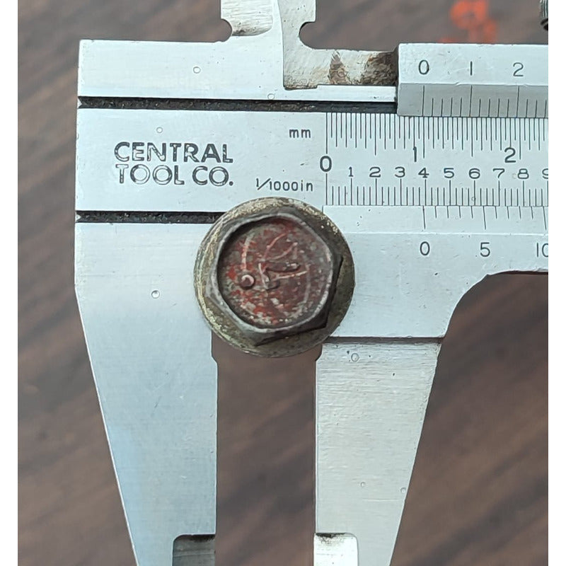 Perno Tornillo Bomba Agua Motor Hino 300 816 716