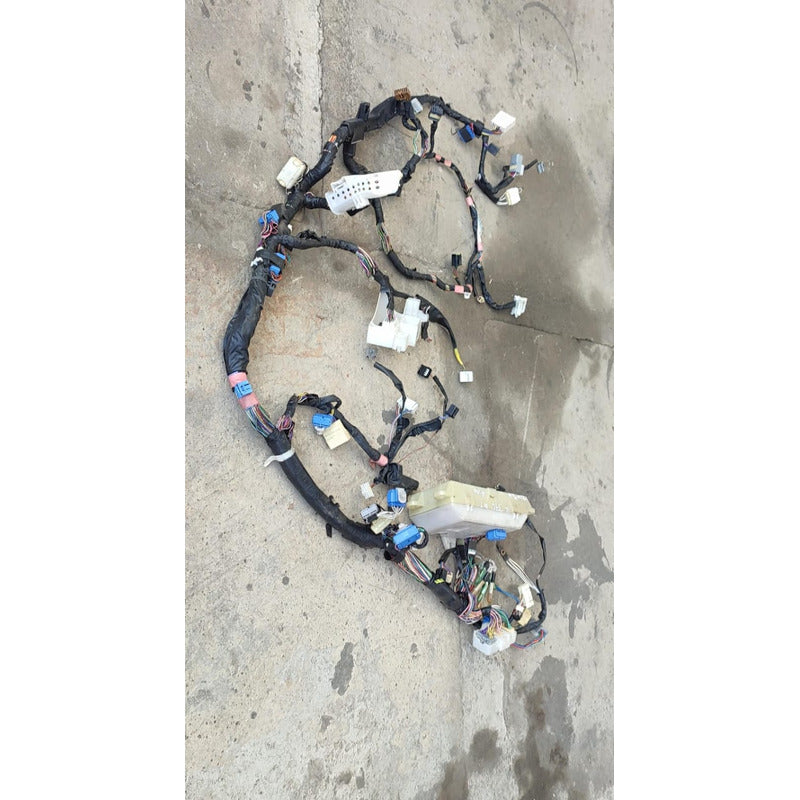 Arnes Caja Tablero Fusibles Interior Cabina Hino 300 514 414