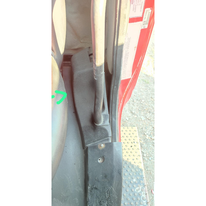 Cubierta Plastico Cinturon  Cabina Freightliner M2 Piloto