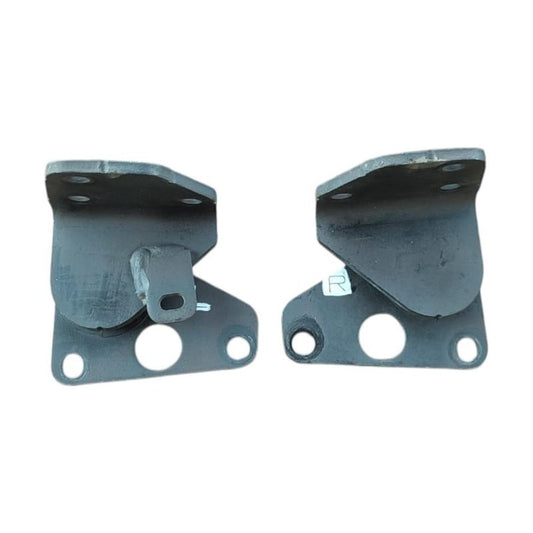 Soporte Base Radiador Hino 300 816 716 Par