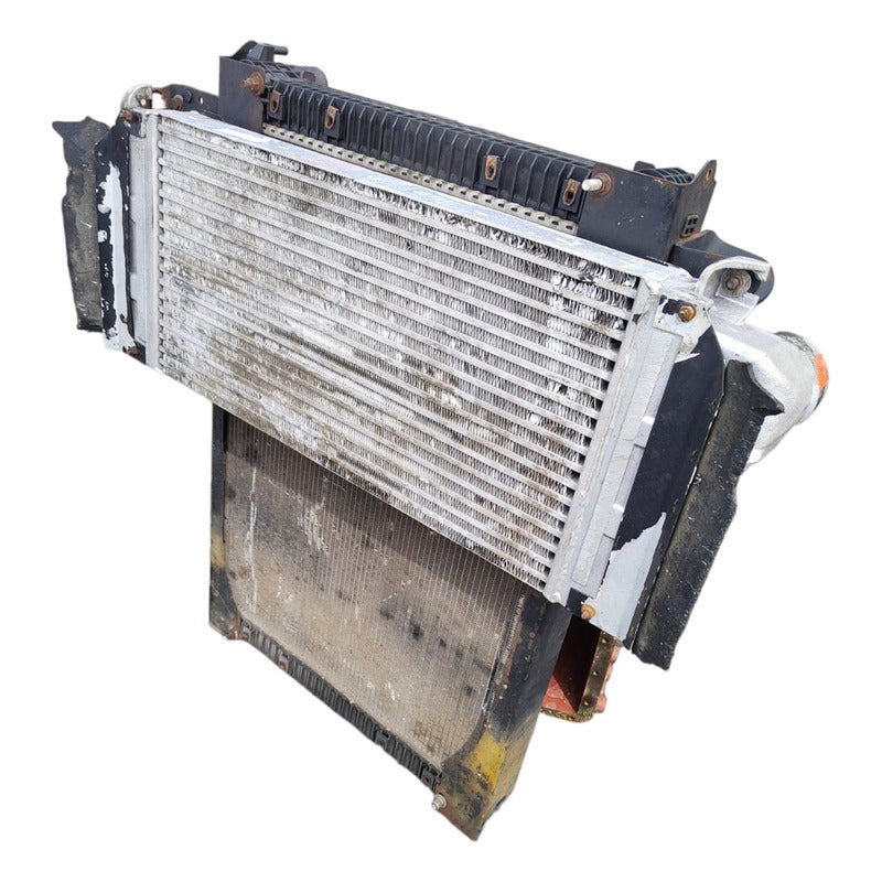 Radiador Postenfriador Freightliner M2 Motor Mercedes 904