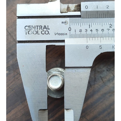 Tornillo Tapa Inferior Transmisión  Isuzu Elf 400 450 7 Pz
