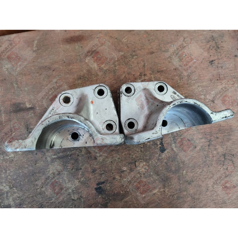 Soporte Oreja Coraza Motor Cummins Camión Ford F700 (par)