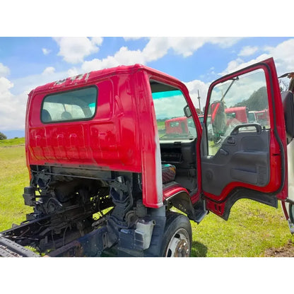 Cabina Isuzu Elf 450 Año 2008 Blanco Con Techo Rojo