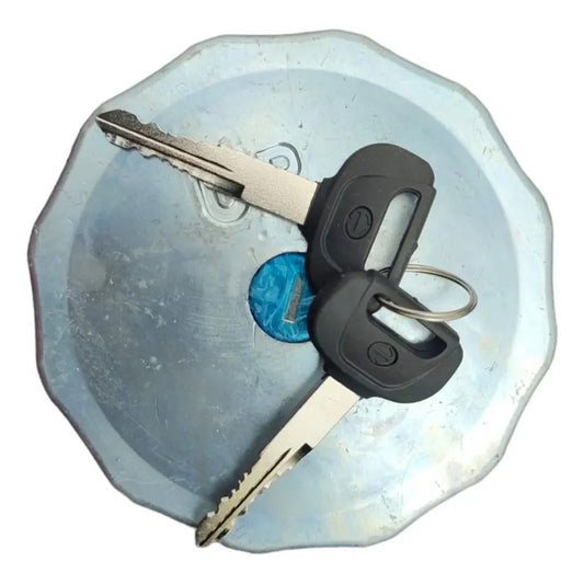 Tapon Tapa Tanque Diesel Combustible Hino 300 500 816 716 Plateado