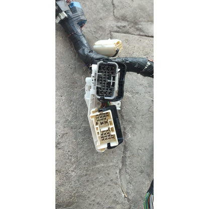 Arnes Caja Tablero Fusibles Interior Cabina Hino 300 514 414