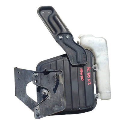 Deposito Tanque Vacío Agua Refrigerante Hino 300 716 816 616