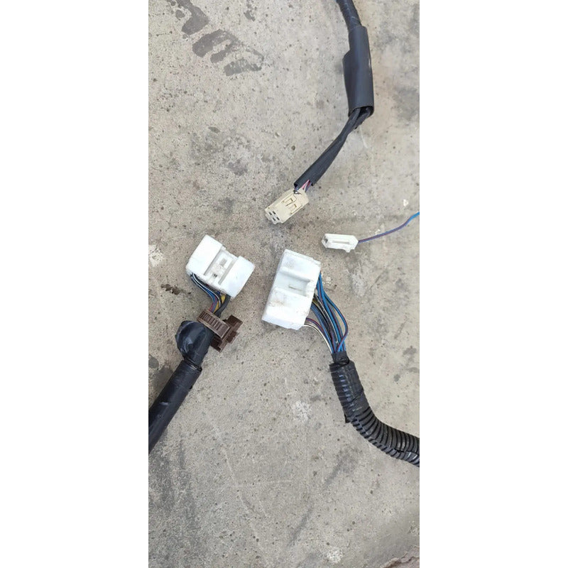 Arnes Conector Convertidor Corriente Voltaje Cabina Hino 300